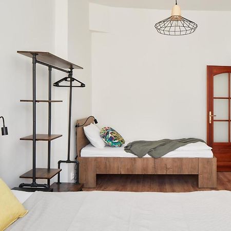 Prague Days - Spacious 3Bdr Apartment - Trendy Neighbourhood Praga Exterior foto