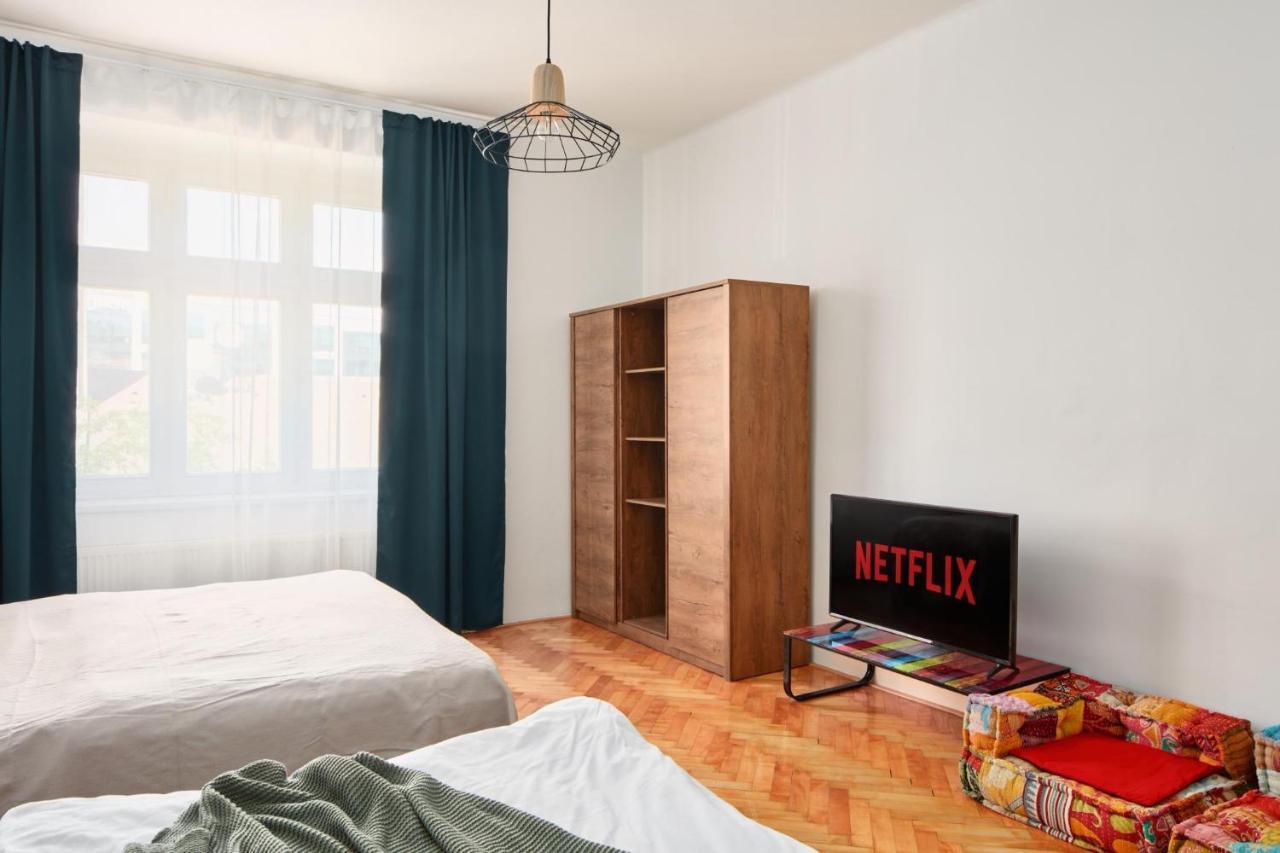 Prague Days - Spacious 3Bdr Apartment - Trendy Neighbourhood Praga Exterior foto