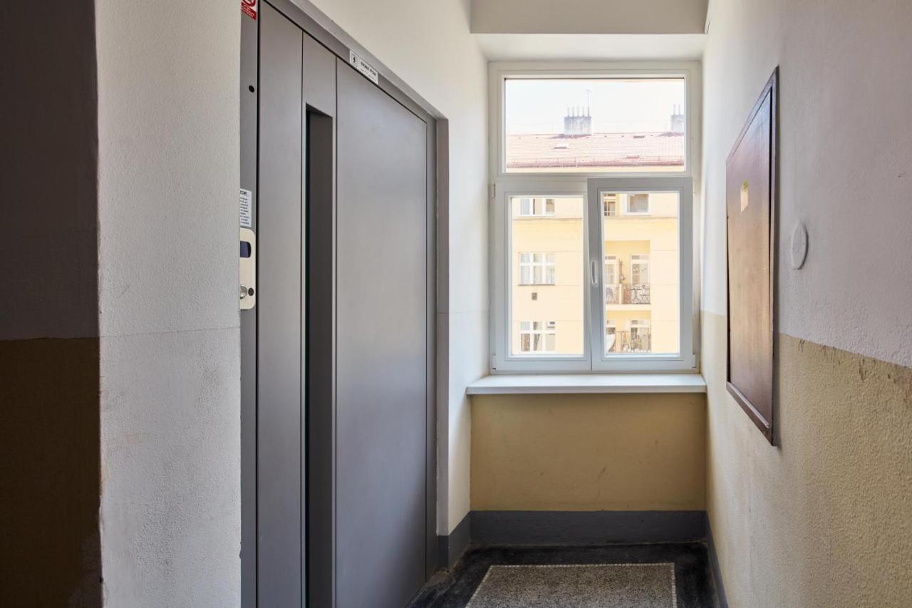 Prague Days - Spacious 3Bdr Apartment - Trendy Neighbourhood Praga Exterior foto